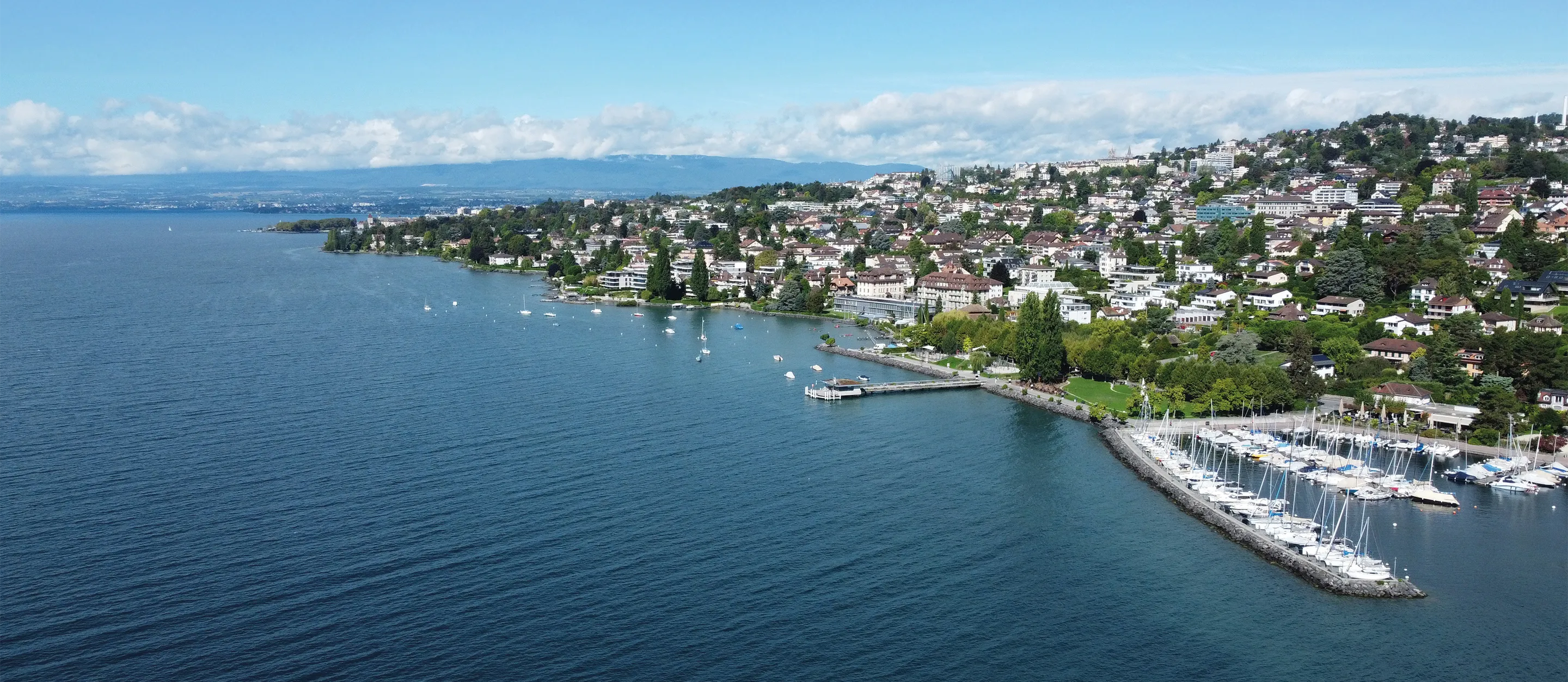 Vue aérienne de Pully