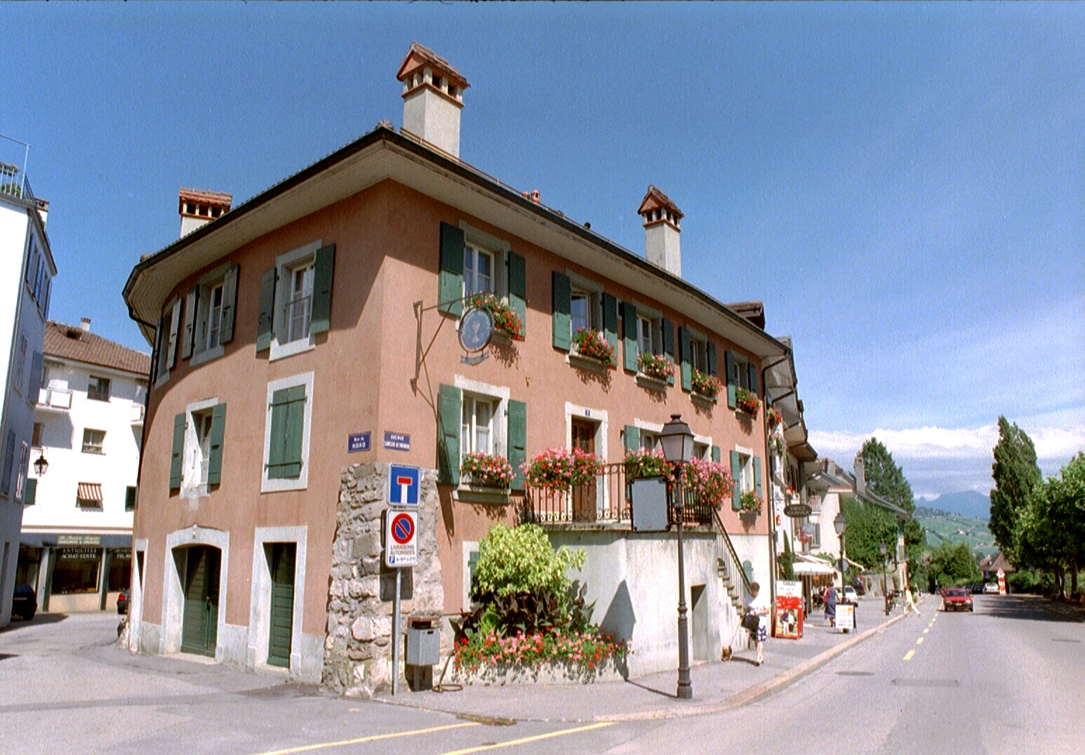 Domaines, gérances et sports